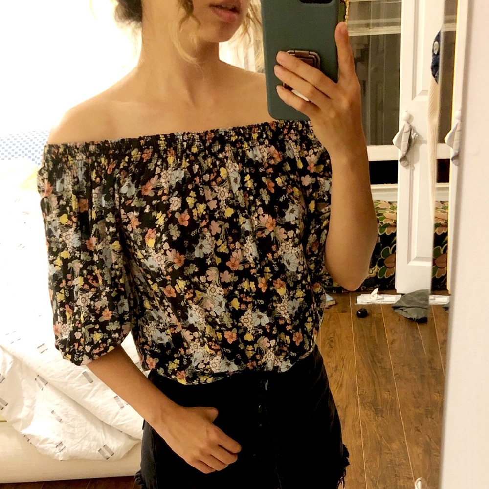 Off-Shoulder Top Floral